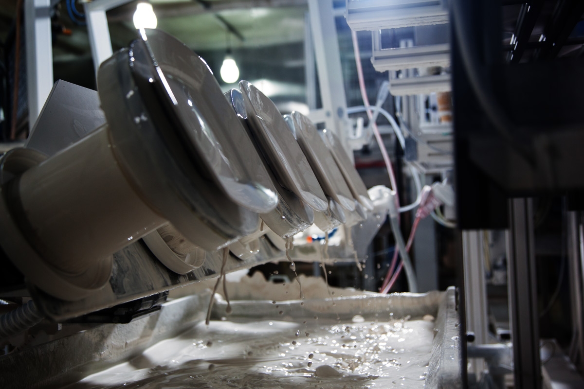  صنایع چینی تقدیس تنها تولید کننده ظروف چینی با پوشش نانو در دنیا