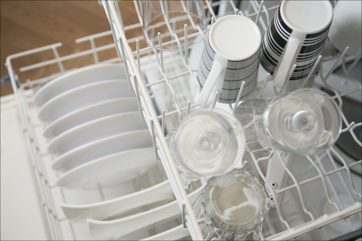 چیدمان ظروف چینی در ماشین ظرفشویی؛ راهنمایی برای شستشوی بهتر